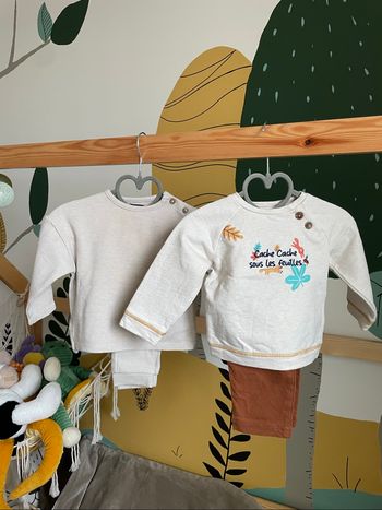 Lot de 2 ensembles tachés