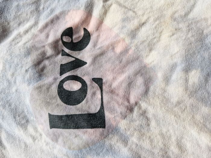 Très beau tshirt Tie&Dye coeur Love - photo numéro 2