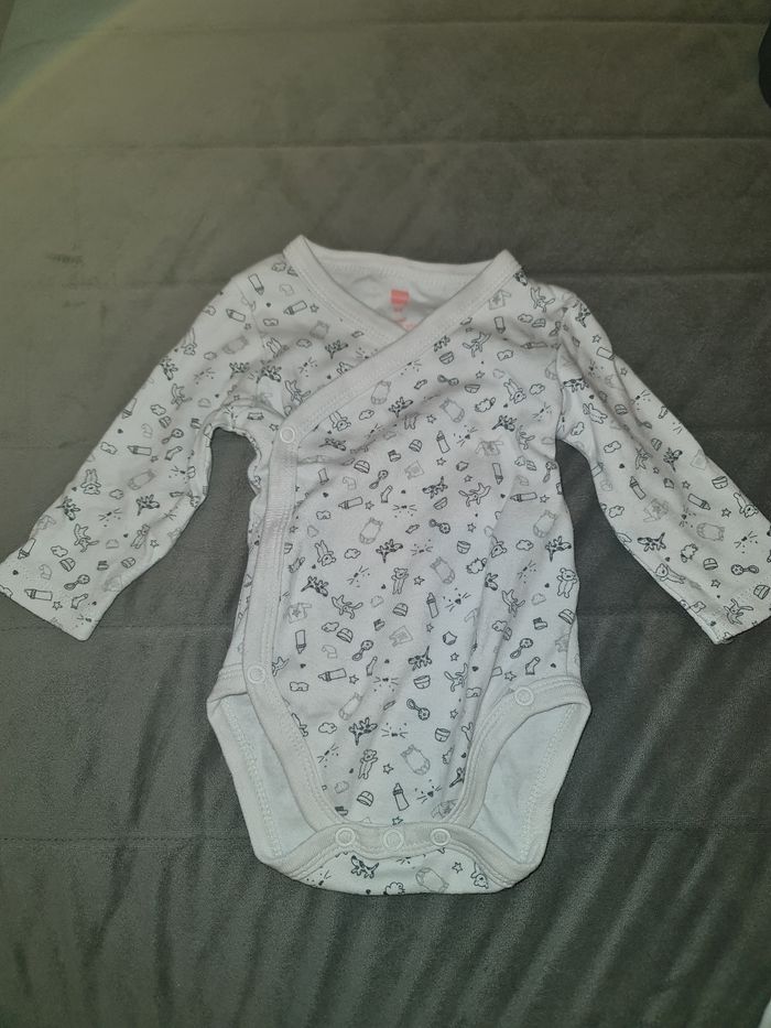 Lot de 3 body + 1 pyjama - photo numéro 4