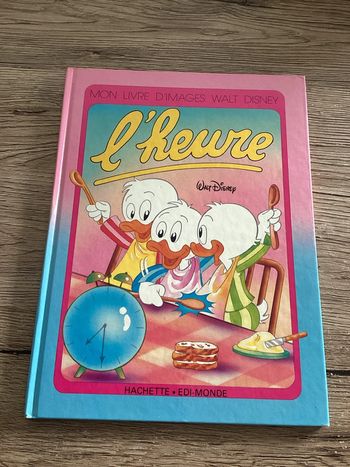 livre d’image walt disney l’heure