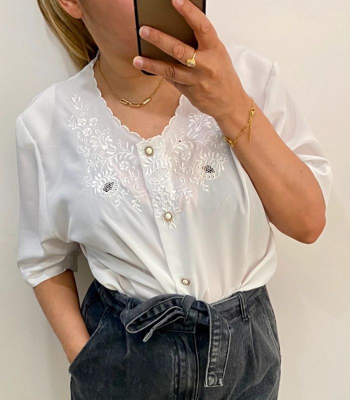 Chemise blanche vintage avec broderie Taille 42-44