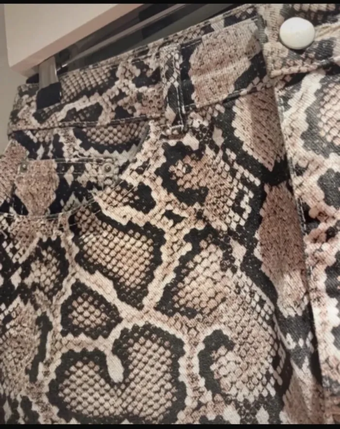 Mini-jupe en jean Zara 🐍 imprimé serpent - Taille M (38) - photo numéro 4