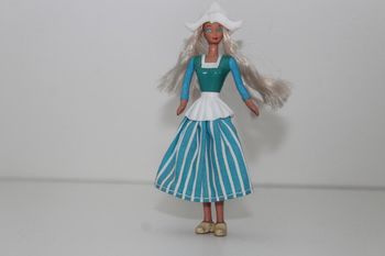 Figurine Barbie Allemande - 1995