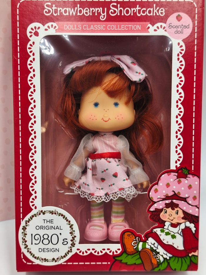 Adorable poupée Charlotte aux Fraises n° 27 - photo numéro 2