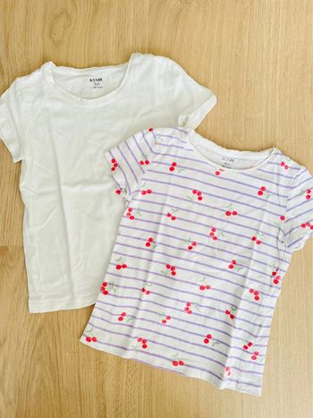 Lot de 2 t shirts fille 5 ans blanc et marinière lila cerises