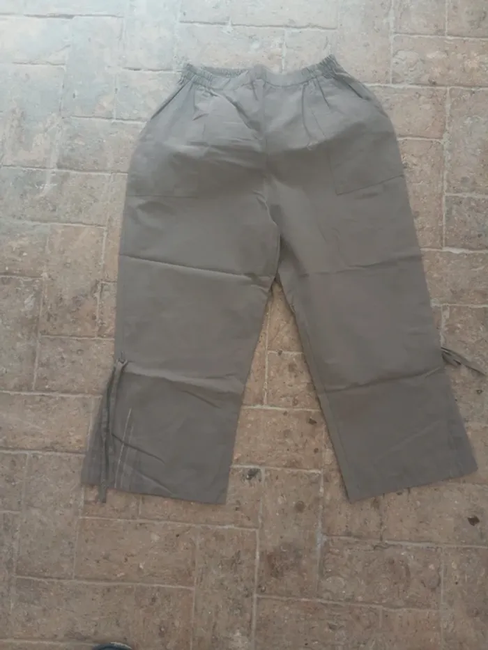 🌹pantacourt Taille 44 🌹