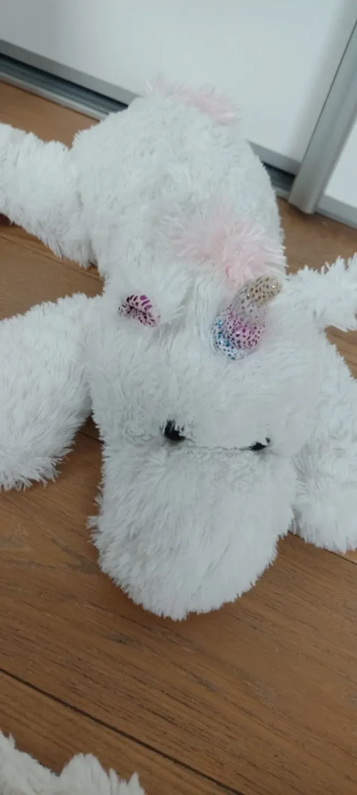 Moyenne peluche licorne