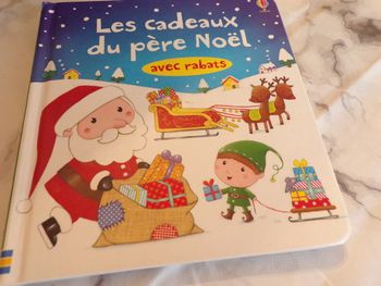 Livre Les cadeaux du père Noel avec rabats