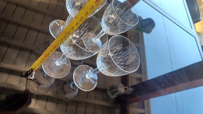 Verres à pied à petit motif très bon état lot de 4 - photo numéro 3