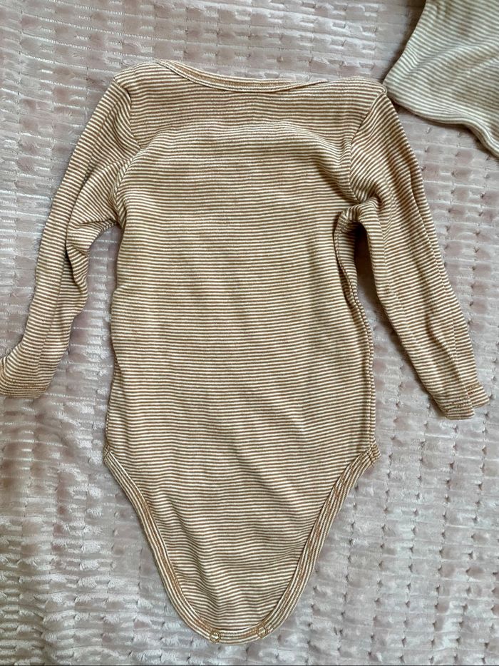 Bodies et pyjama 9 mois - photo numéro 3
