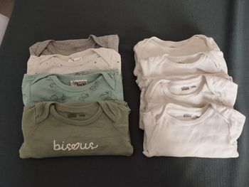 Lot bodies garçon 