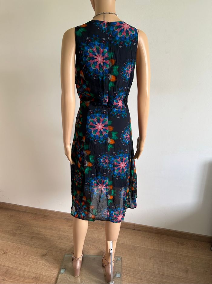 Robe noire et imprimée sans manches Desigual taille 40 jamais portée - photo numéro 6