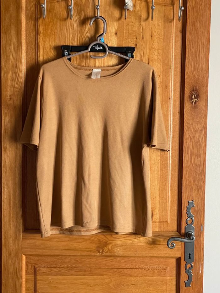 T-shirt camel