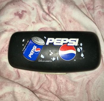Boite à lunette vintage pepsi bon état