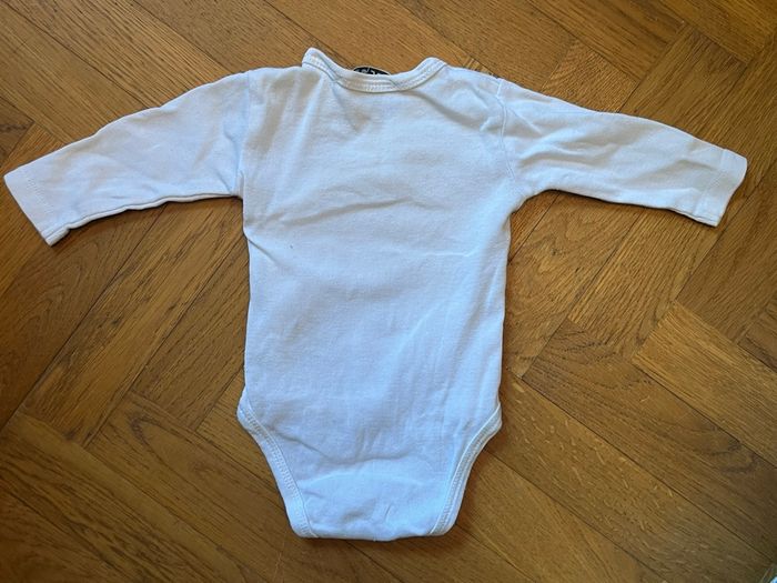 Body bébé 1 mois - photo numéro 3