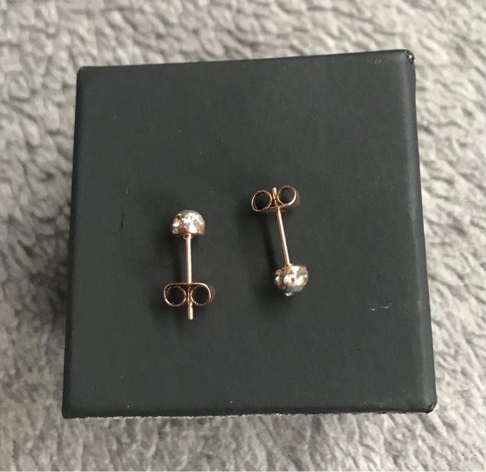 Boucles d’oreilles Victoria neuves (140)