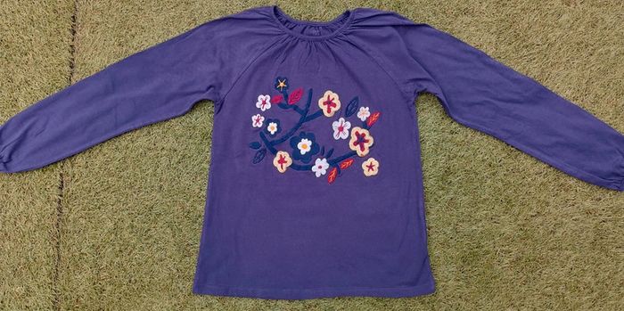 Beau tee shirt à fleurs