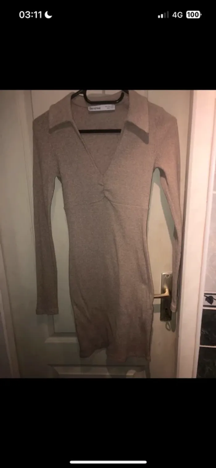 robe pull polo beige col V femme bershka - photo numéro 2