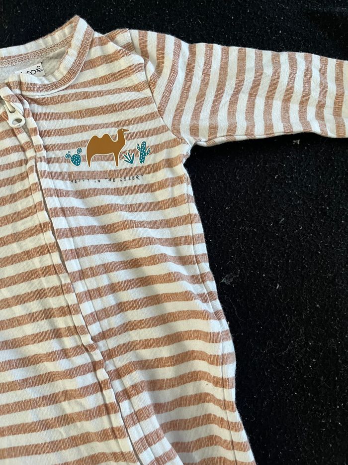 Pyjama 1 mois - photo numéro 2