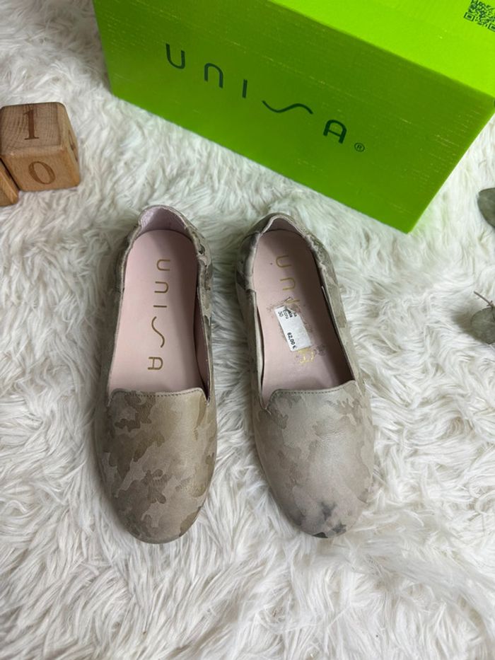 Paire de slipper Unisa taille 30 - photo numéro 2