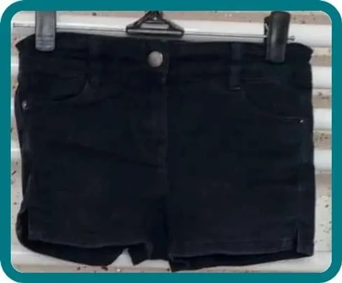 Short bleu marine Kiabi Taille 6 ans - photo numéro 2