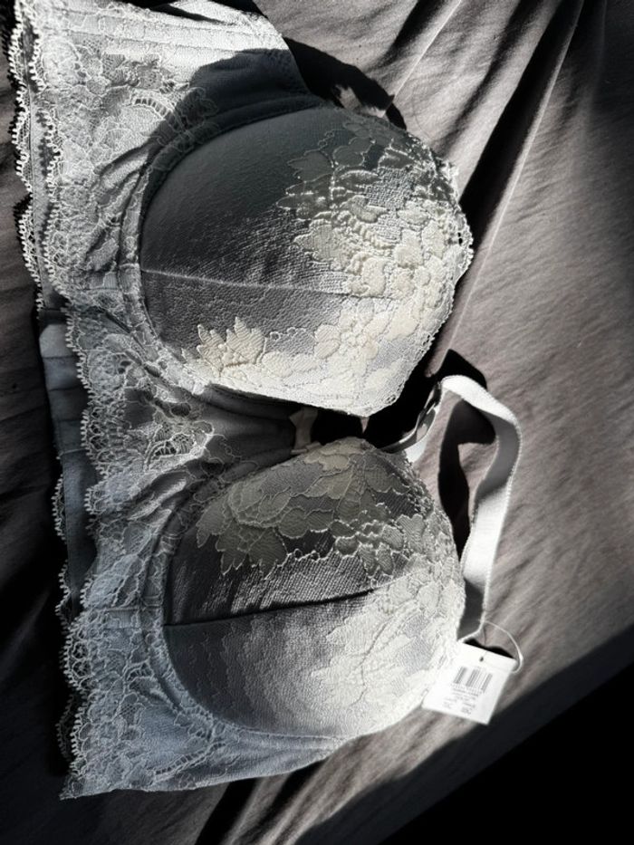 Soutien gorge rouge gorge