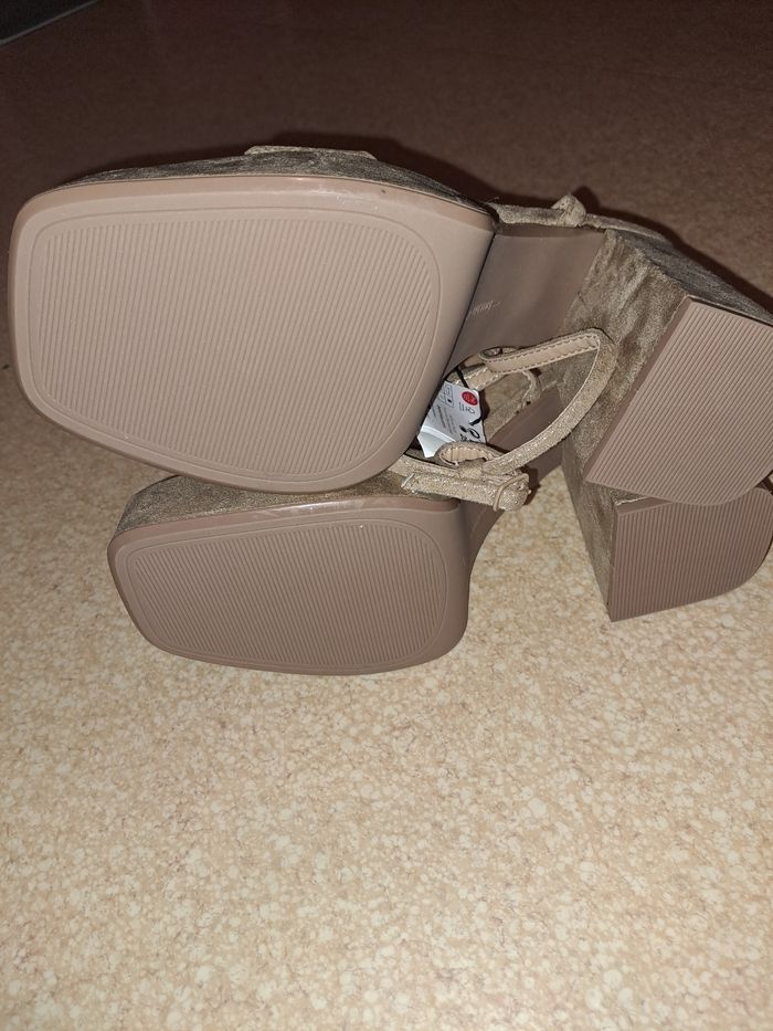 Chaussures a talons en daim taille 40 bershka neuf - photo numéro 3