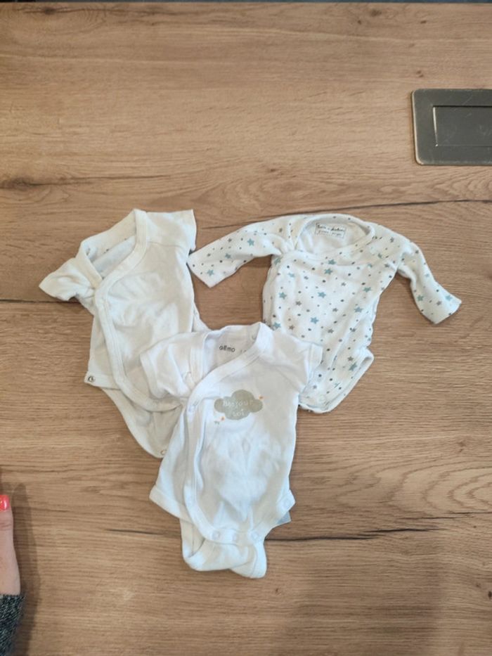 Lot bodies naissance