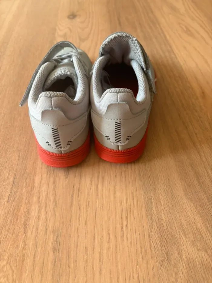 Chaussure foot salle Decathlon - photo numéro 3
