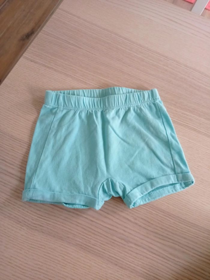 Lot de trois shorts coton 6 mois - photo numéro 2