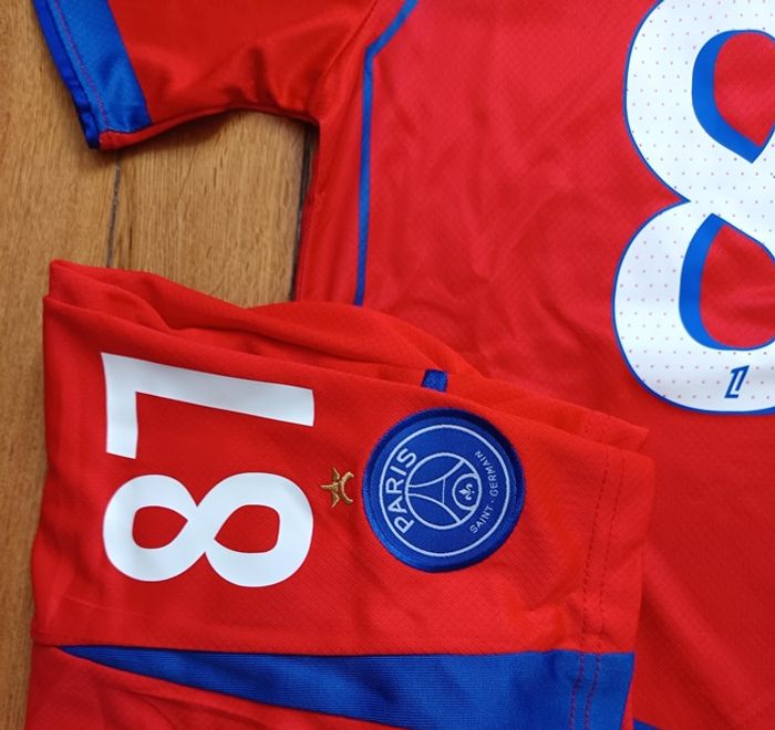 Maillot taille 10 ans PSG Third / S25 S26 / Expédition RAPIDE 🚚 + Etoile - photo numéro 5