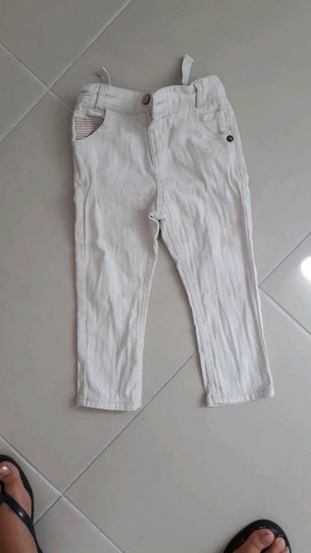 Pantalon lin blanc crème.