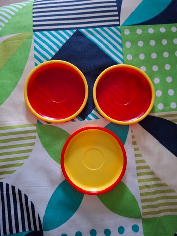 Lot assiettes pour dînette 