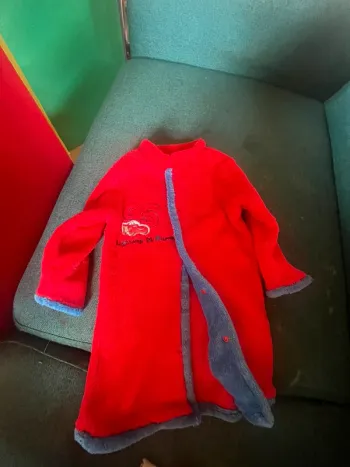 Peignoir cars taille 9 mois