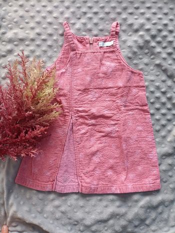 Robe à bretelles avec fleurs