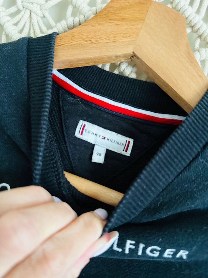 Ensemble noir Tommy Hilfiger taille 98 - photo numéro 5