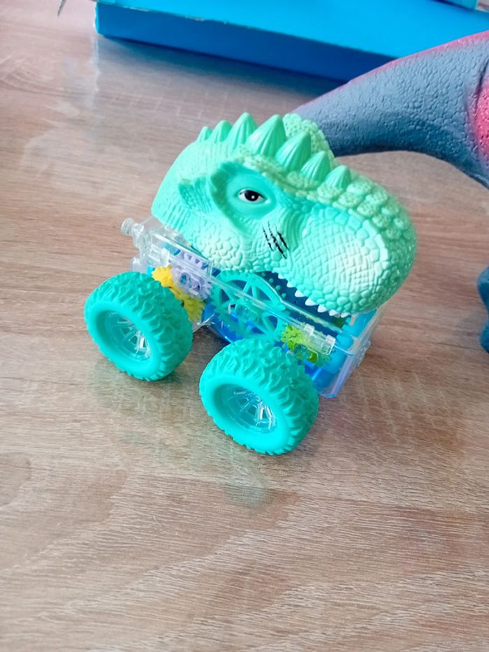 Lot dinosaures - photo numéro 3