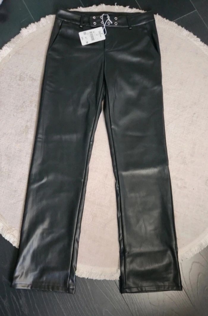 Pantalon droit similicuir neuf Jennifer taille 34