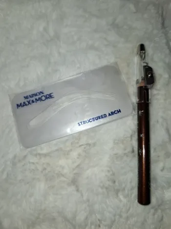 Crayon pour les yeux brun cuivré et pochoirs (3) à sourcils