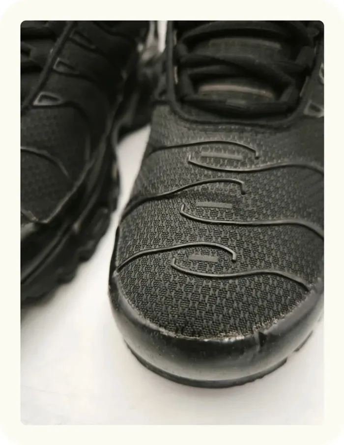 Baskets Homme Nike Tn air max plus triple noir Taille 44 - photo numéro 4