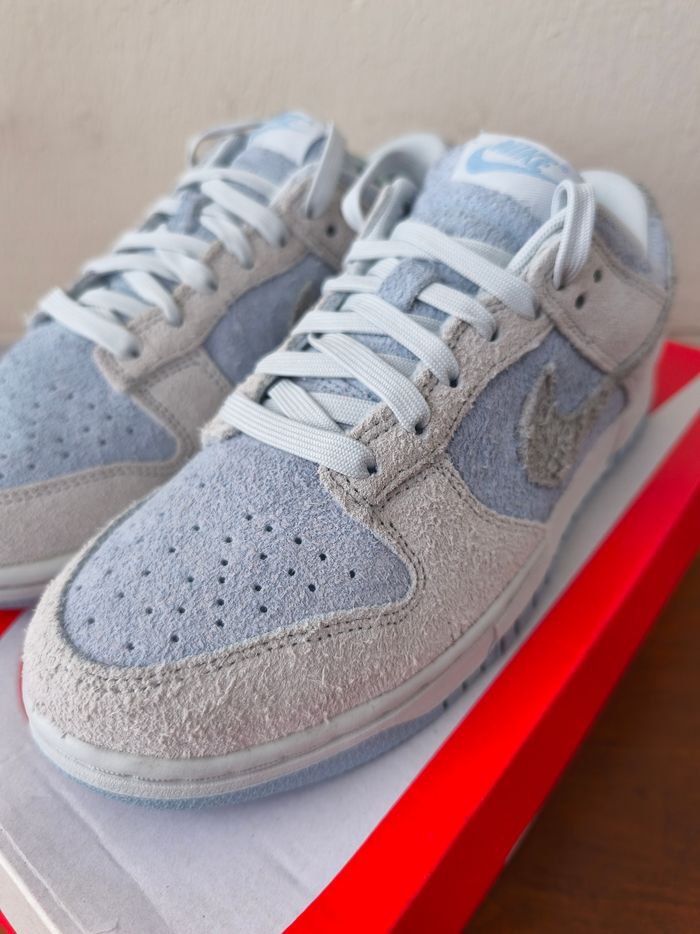 Nike dunk Low Daim bleu ciel  taille 39. 72€ - photo numéro 3
