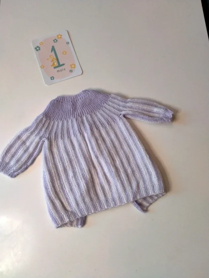 Ensemble tricoté bébé fait main 1 mois - photo numéro 4
