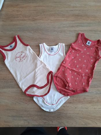 Lot 3 bodies filles Petit Bateau 9 mois ou 71 cm