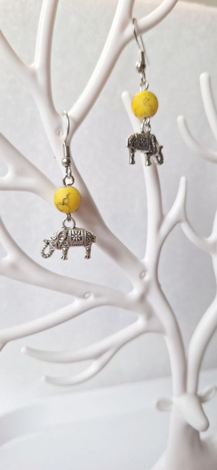 Boucles d'oreilles éléphant perle jaune - photo numéro 3