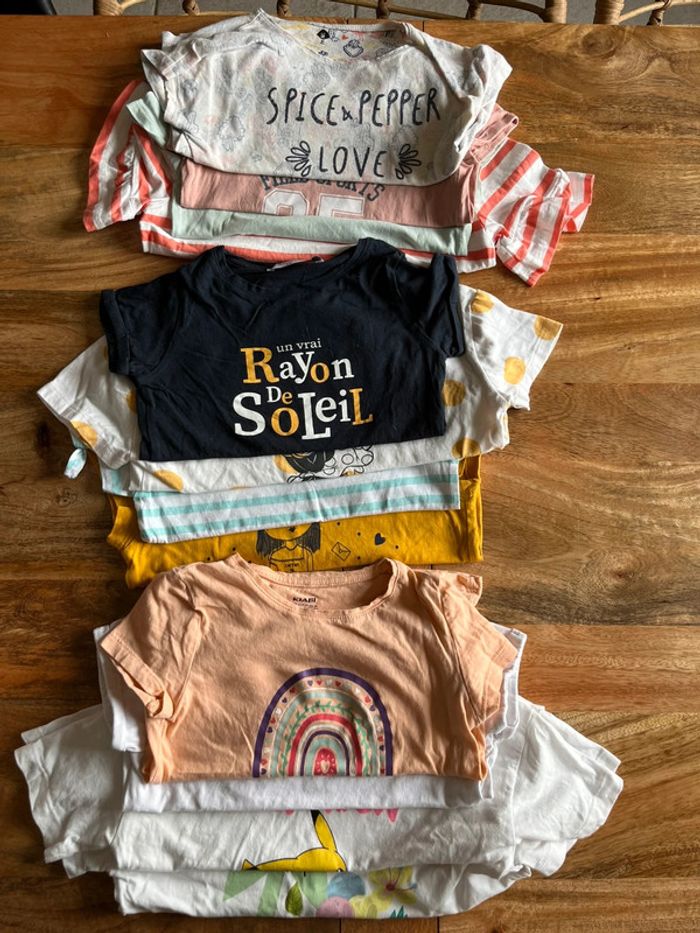 Lot de 12 tshirts MC fille 5 ans