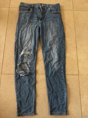 Jean Mango à trou, bon état, taille M 38x95cm