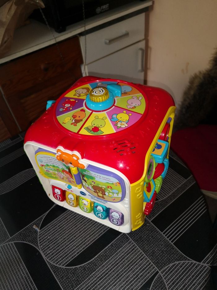 Cube d'éveil vtech
