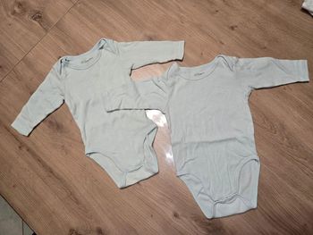 Lot de 2 bodies fille 12 mois 74 cm
