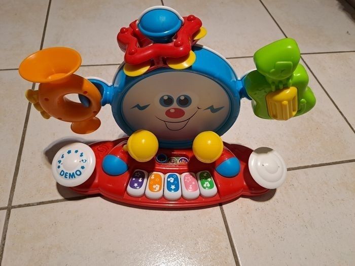 Jouet d'éveil musical 6 en 1 winfun.