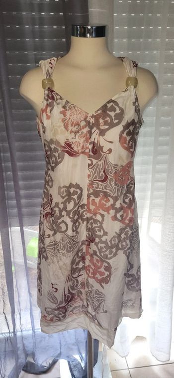 🎨 Robe sans manches à motifs – Élégante et originale
